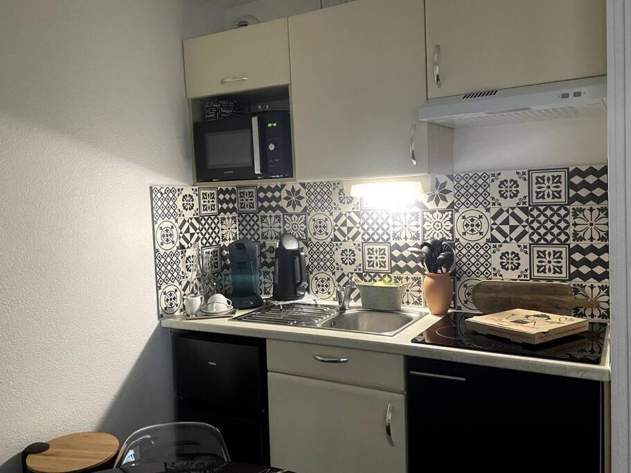 Apartament Le Chic Lourdes Zewnętrze zdjęcie